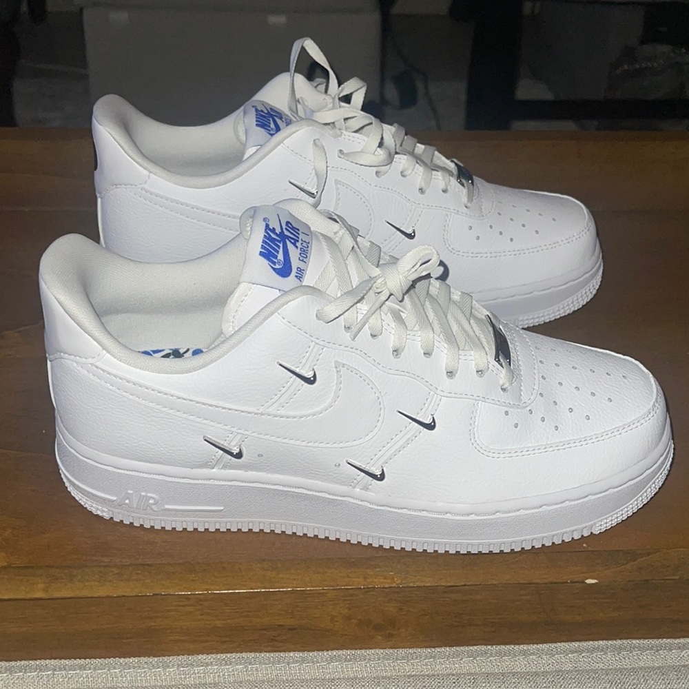 Wmns Nike air force 1 07 Lx Sisterhood size 9 white